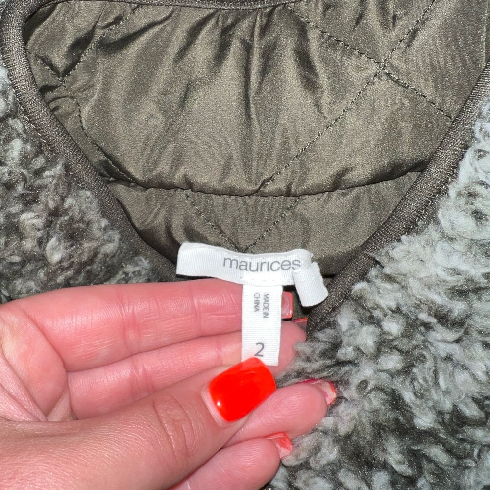 fuzzy vest - Picture 3 of 3